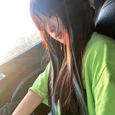 孔雀的羽毛海报
